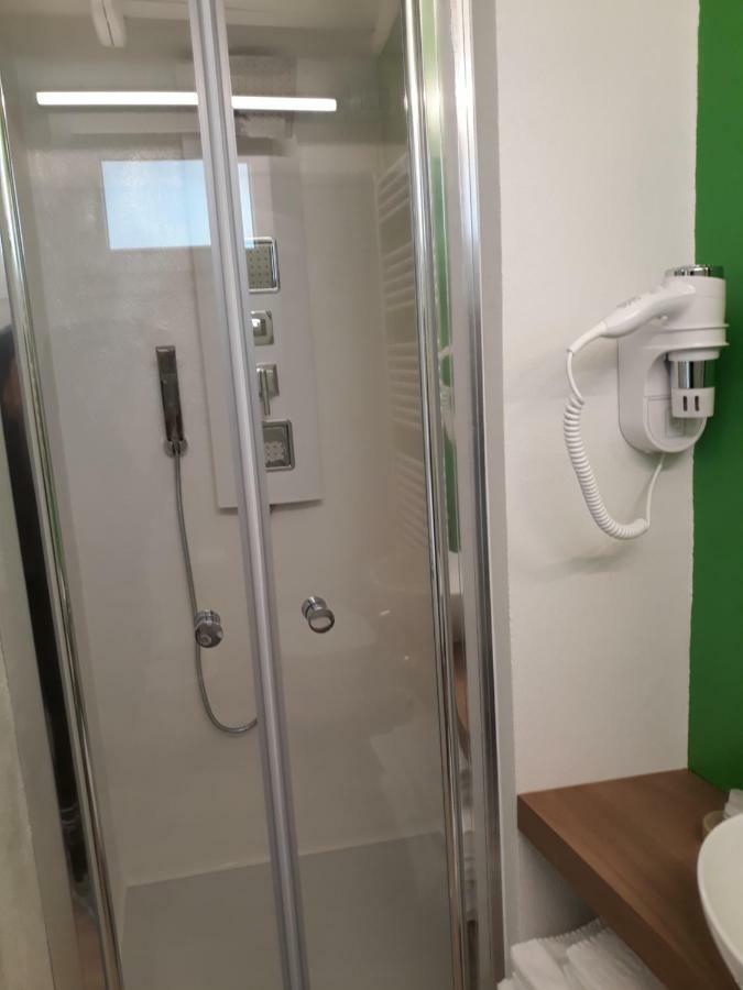 Suite Color Верона Екстериор снимка